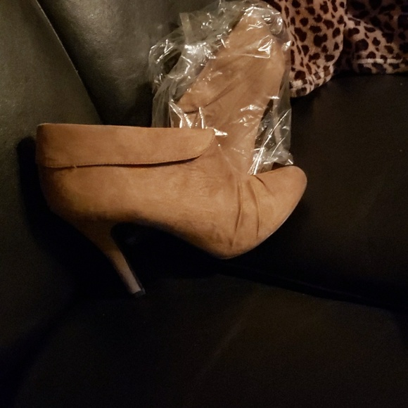 Shoes - Picture 1 of 1